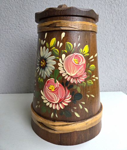 Holzkrug mit griff deckel - &,